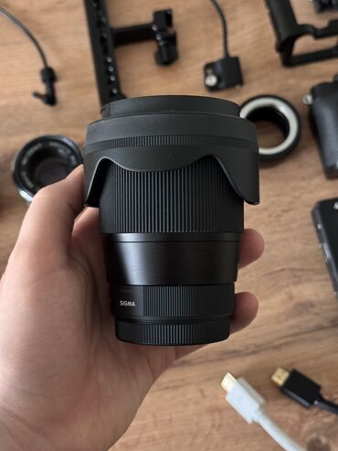 автомобильная камера: Sigma 16 f1.4 на Fujifilm X-Mount. Объектив выходил из дома три раза