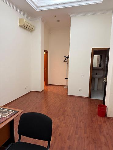 İcarəyə ofislər: Ofis icarə verilir - Sahə: 206 kv.m - Məkan: Yasamal parkının yanı — 9