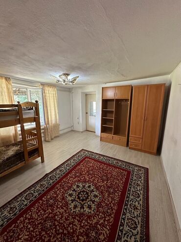аренда помещения ак ордо: 48 м², 3 комнаты, Забор, огорожен, Парковка