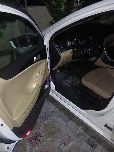 Hyundai: Hyundai Sonata: 2.4 l | 2010 il Sedan — 14