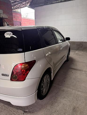 Toyota Ist: 2003 г., 1.5 л, Автомат, Газ, Хэтчбэк — 6