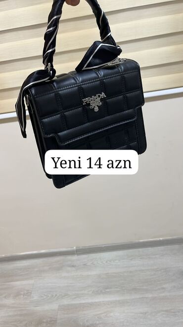 Jiletlər: Məhsullar: - Qara jilket/ceket: zipli ön hissə, yanlarda qapaqlı və — 12