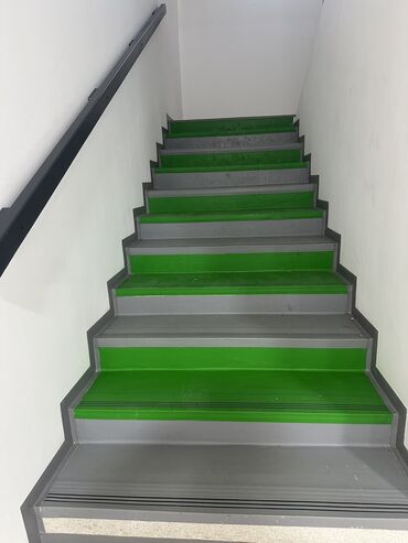 Напольные работы: Выравнивание пола, Монтаж напольных плинтусов, Стяжка пола | Линолеум, Наливные полы, Паркет Больше 6 лет опыта — 8