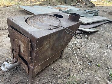 Металлическая печь-буржуйка с варочной поверхностью - Топка с