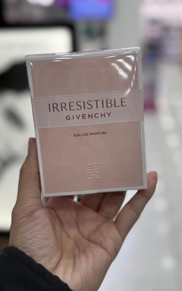 Ətriyyat: Givenchy irresistible 80 ml artiqdir istifade olunmur deye satilir