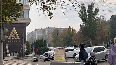 сдача офисных помещений в аренду: Сдаю Офисный кабинет: 15 м², В жилом комплексе, С ремонтом, С системой безопасности — 6
