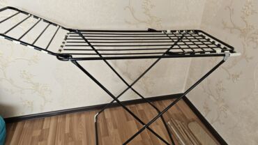 вешалка потолочная для сушки белья: Сушилка, цвет - Черный, Б/у