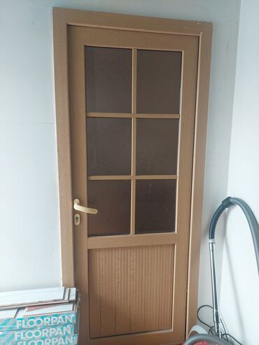 Qapılar və aksessuarlar: Plastik qapı tecli satlır. 50 azn.unvan binə savxoz.0556551306