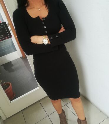 Haljine: Divna haljina rebrasti pamuk sa elastinom Vel S M
Povoljno — 2