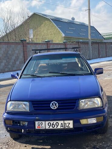 краска для машин: Volkswagen Vento: 1994 г., 1.8 л, Механика, Бензин, Седан