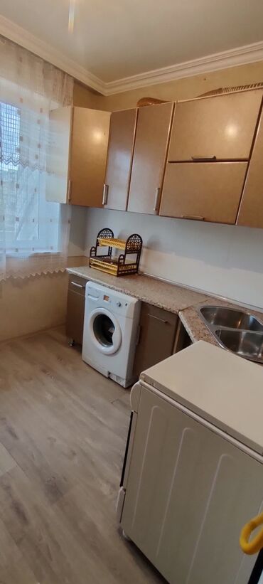 Uzunmüddətli kirayə mənzillər: OTAQ YOLDAŞI AXTARILIR. Təmiz və səliqəli olmağı şərtdir.Ev Xalqlar — 10