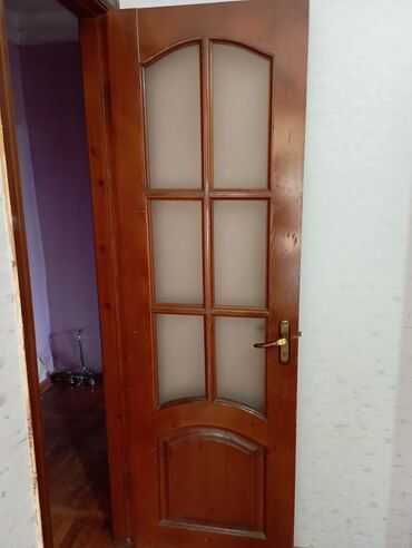 qapi otaq: Satılır. Yaxşı vəziyyətdədi.təzə qoyulacağı deyə satılır