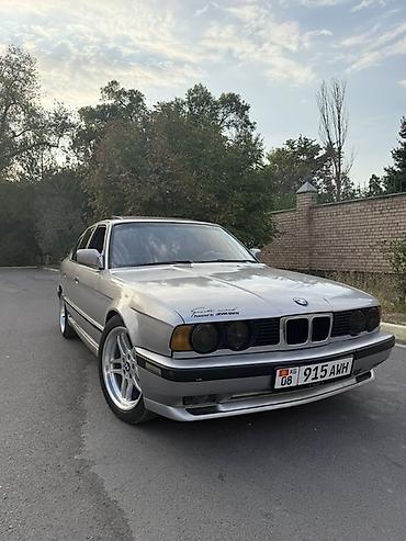Унаа: BMW 5 series: 1991 г., 2.5 л, Кол менен иштөөчү, Бензин, Седан — 3