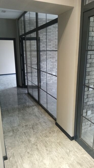 Ofislər: Azadllq metro st çıxışında 1) 7 otaqlı yeni binanın 2 ci mərtəbəsində — 14