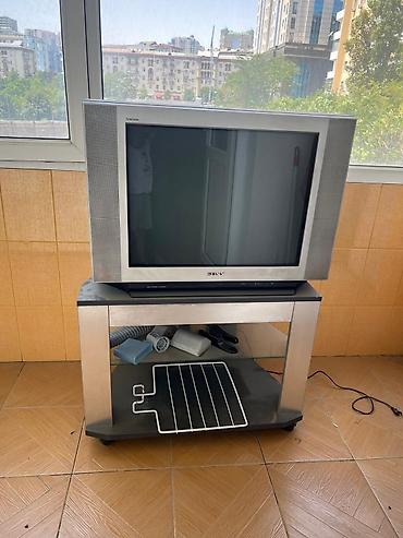 Məhsul: 2 ədəd kineskop (CRT) televizor + altlıq 1) Sony Trinitron
