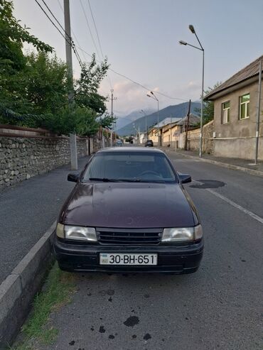 kia soul qiymeti: Opel Vectra: 1.6 l | 1992 il | 300000 km Sedan