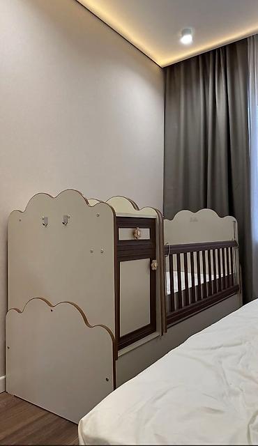 продать детскую кроватку: Детская кровать 2 в 1. Разбирается на 2 кровати, верхняя для — 3