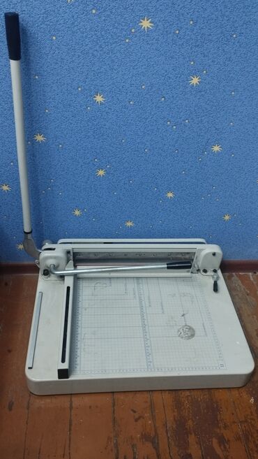 Другие аксессуары для фото/видео: Студийные фоны и аппарат для ламинированияштатив, барабаны бонни — 10