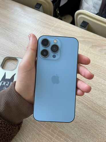 продать телефон: IPhone 13 Pro, Скидка 10%, Б/у, 256 ГБ, Голубой, Наушники, Зарядное устройство, Защитное стекло, 79 %