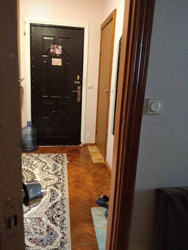 Köhnə tikili: Bakı, 4-cü mikrorayon, 3 otaqlı, Köhnə tikili, m. Memar Əcəmi, 75 kv. m — 6