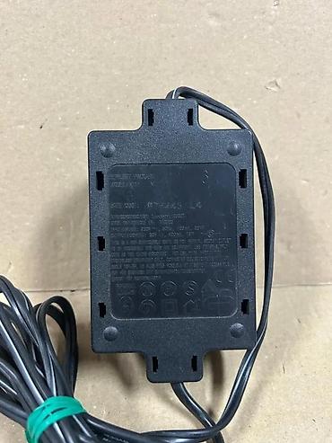 Adapteri i punjači za laptop: Original HP AC adapter/napajanje - Brend/model: Hewlett-Packard (HP) — 1