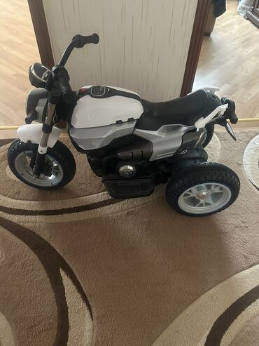 Gəzinti arabaları: Miray…Motosklet satilir.7 yasa qeder rahat sure biler. Ela