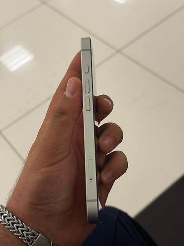 apple ipad 2: IPhone 16e, 128 GB, Gümüşü, Simsiz şarj, Face ID, Sənədlərlə — 5