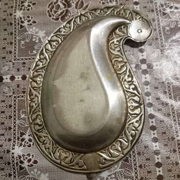 Əntiq qablar: - Külqabı - Minalı və Buta formalı. - Üstündə kiril əlifbası ilə БАКЫ — 3