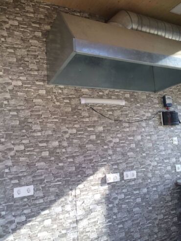 Digər kommersiya daşınmaz əmlakı: Xətai rayonu Əhmədli metrosunun yaxınlığında yol kənarı,sahəsi 9kv/m — 14