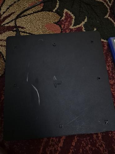 PlayStation 4 Slim, 512 ГБ. В комплекте: - 2 оригинальных геймпада — 4