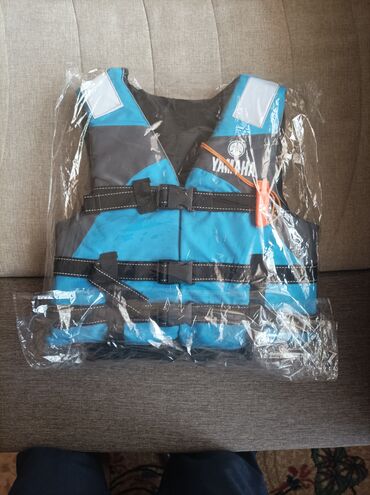 буу вещи: Детские спасательные жилеты Yamaha
