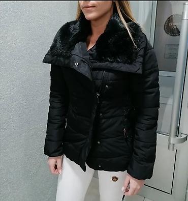 tri cetvrt helanke: Ženska zimska jakna – crna, strukirana, sa krznom - Topla, prošivena — 7