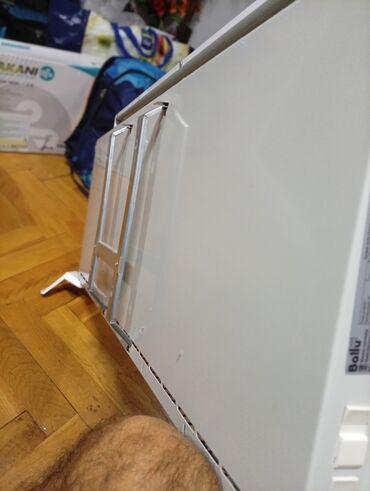 Kaloriferi: Električni konvektor Ballu. oko 84 48 sa zidnim nosačem. 1000 w i — 7