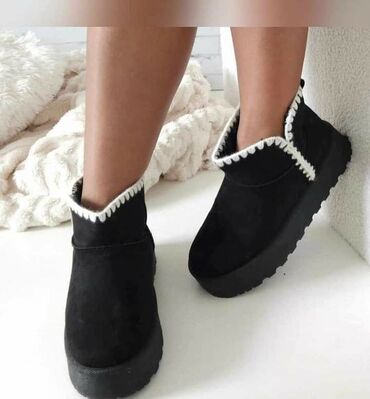 obuća ccc akcija: Ugg mini boots, 39