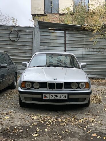 нова 2: BMW 5 series: 1990 г., 2.5 л, Механика, Бензин, Седан