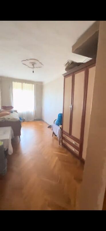 Köhnə tikili: Ev yerləşir Azəritifaqda praspektə baxan binanın arxasındakı -da lalafo.az — 6 Köhnə tikili: Ev yerləşir Azəritifaqda praspektə baxan binanın arxasındakı — 6