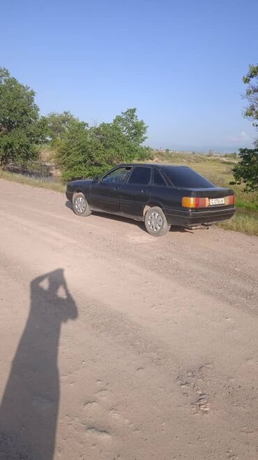 машина срочно сатылат: Audi 80: 1991 г., 1.8 л, Механика, Бензин, Седан