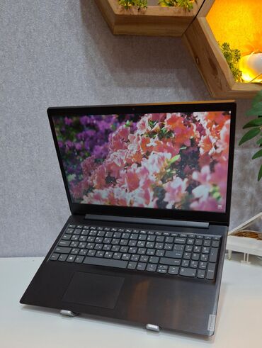 noutbuklar satis: İşlənmiş Lenovo IdeaPad, 15.6 ", Intel Core i3, 256 GB