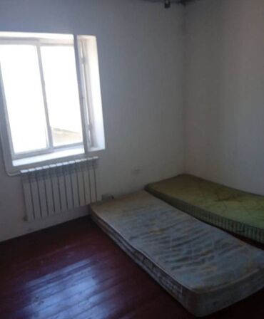 дом по салиева: 50 м², 4 комнаты