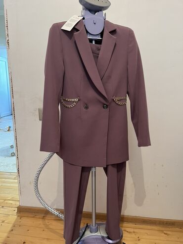 женские кардиганы большого размера: Etiketi üstündə,istifadə olunmayıb
38ölçü
20azn satılır