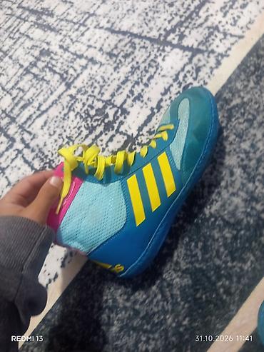 обувь для мини футбола в зале: Детские кроссовки/ботинки Adidas, высокие - Яркий дизайн: сочетание — 2