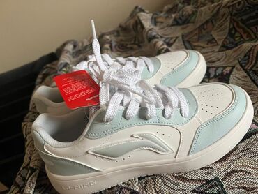 обувь кожа: Мужские кроссовки, 38, Новый, цвет - Белый