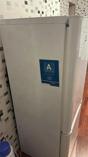 Soyuducular: İşlənmiş 2 qapılı Indesit Soyuducu Satılır, rəng - Ağ — 4