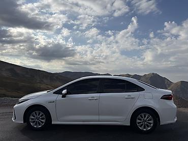 королев: Toyota Corolla: 2022 г., 1.8 л, Вариатор, Гибрид, Седан — 4