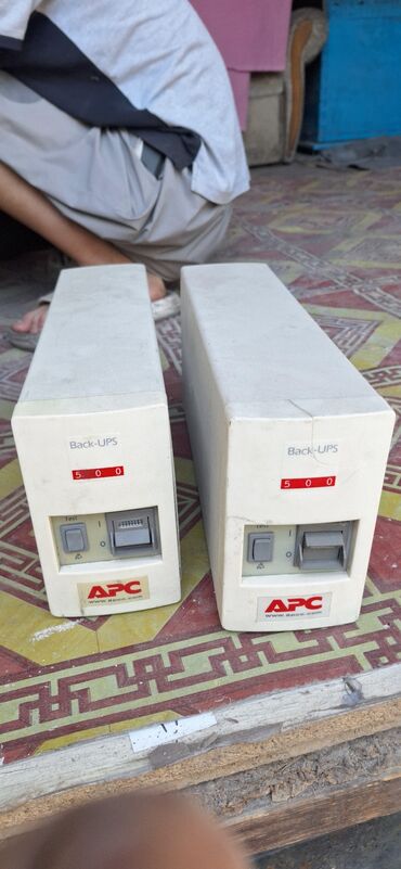 аксессуары для серверных шкафов apc: ИБП APC Back-UPS 500 (модель 500VA/300W) - Мощность: 500 ВА (300 Вт)