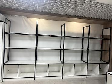 Торговое оборудование: Торговое оборудование для магазина/шоурума Состав и особенности: - — 3