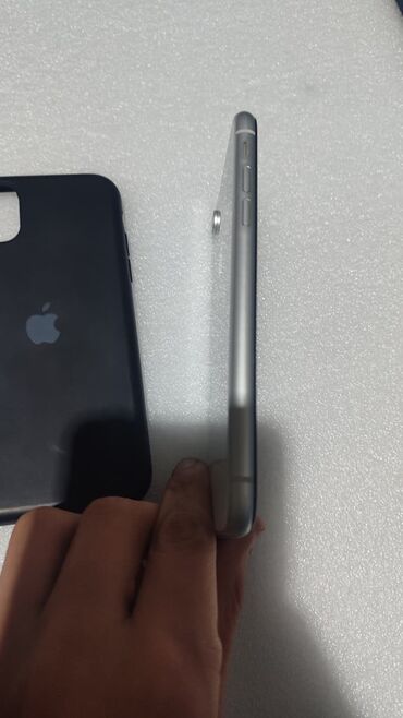 Apple iPhone: IPhone Xr, 128 GB, Ağ, Face ID, Simsiz şarj — 7