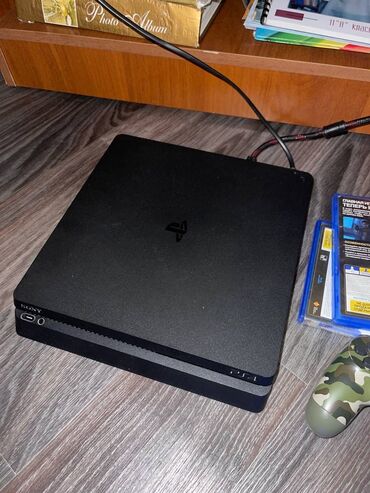 сони игравой: Игровая консоль Sony PlayStation 4 (модель PS4-083) в черном корпусе