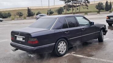 Mercedes-Benz: Mercedes-Benz E 230: 2.3 l | 1990 il Sedan — 5