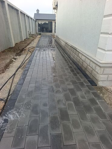 Tamet: Tamet döşəmə xidməti – dekorativ beton/daş təməli ilə həyət və giriş — 7